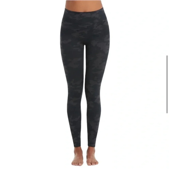 SPANX LOOK AT ME NOW BLACK CAMO LEGGINGS LARGE CAMOFLAUGE - Picture 10 of 11
